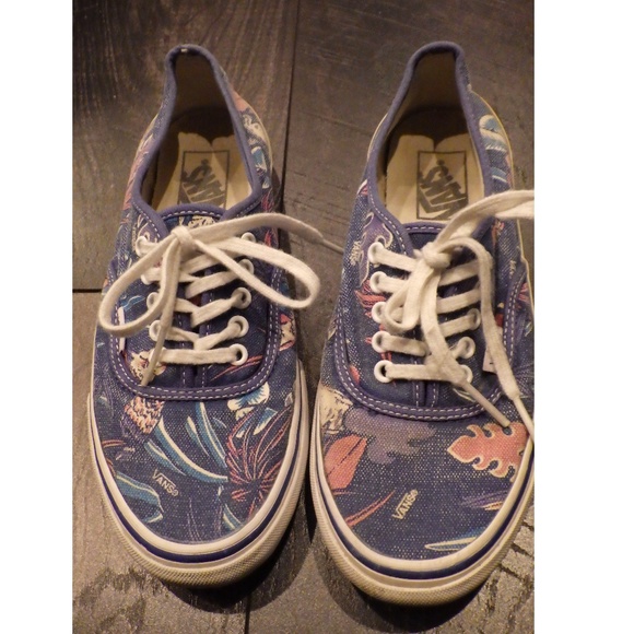 Vans Shoes - Vans Blue Denim Tropical Leaves Birds Parrots 8